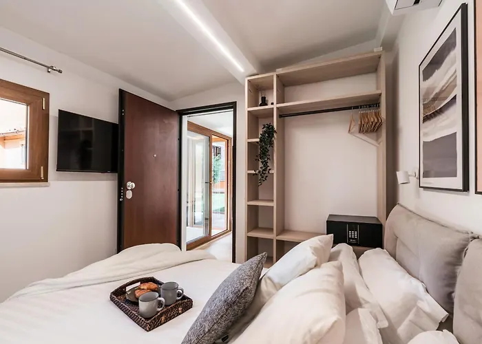 Апартаменты The Rent - Peaceful Oasis With Garden Near The Colosseum
