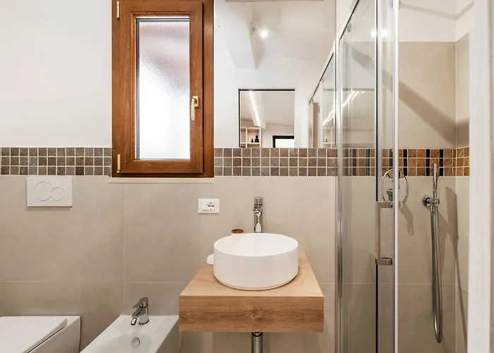 Апартаменты The Rent - Peaceful Oasis With Garden Near The Colosseum *