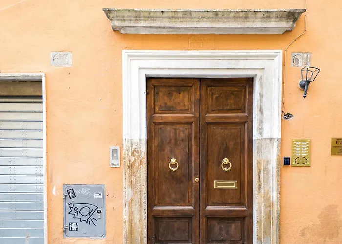 Апартаменты The Rent - Peaceful Oasis With Garden Near The Colosseum Рим